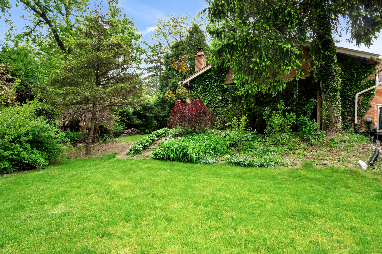 17W214 West Hillside Lane Willowbrook IL 60527