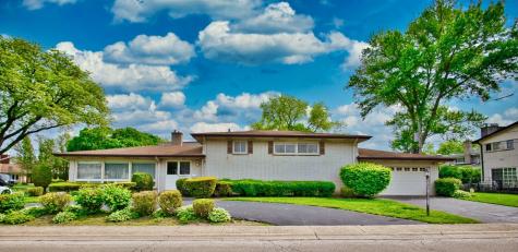 4351 West Chase Avenue Lincolnwood IL 60712