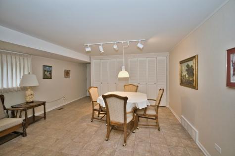 4351 West Chase Avenue Lincolnwood IL 60712