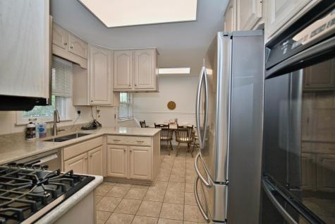 4351 West Chase Avenue Lincolnwood IL 60712