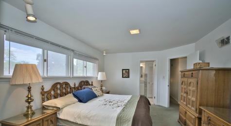 4351 West Chase Avenue Lincolnwood IL 60712