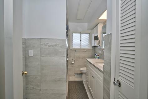 4351 West Chase Avenue Lincolnwood IL 60712