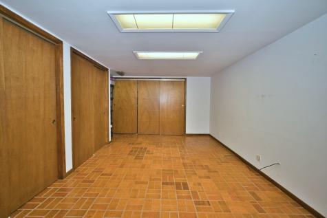 4351 West Chase Avenue Lincolnwood IL 60712