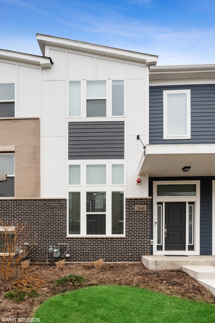 3S616 Everton Drive Warrenville IL 60555