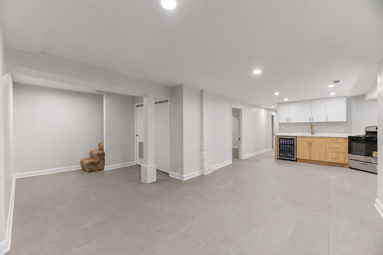 929 North Latrobe Avenue Chicago IL 60651