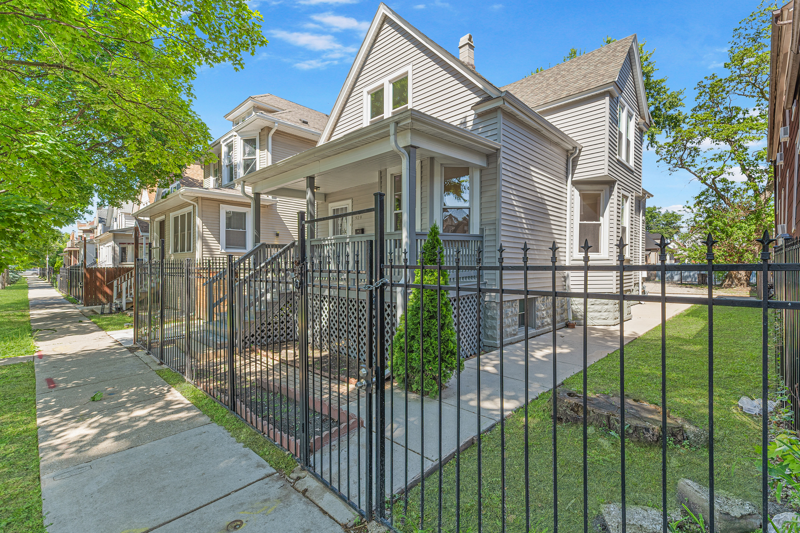 929 North Latrobe Avenue Chicago IL 60651