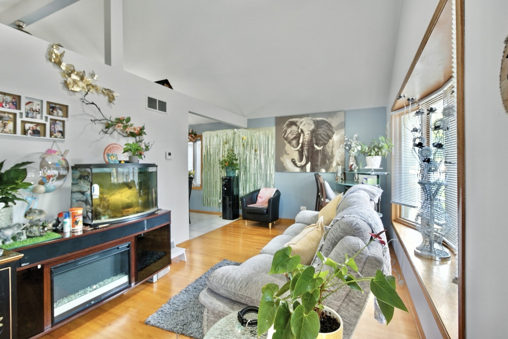 7051 West 64th Place Chicago IL 60638