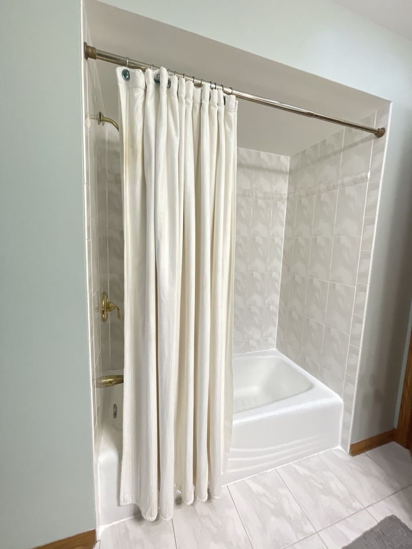 7051 West 64th Place Chicago IL 60638