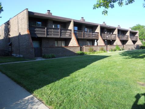 108 Kenneth Circle Elgin IL 60120