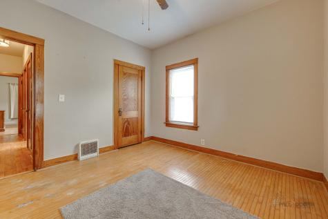 1027 St John Street Elgin IL 60120