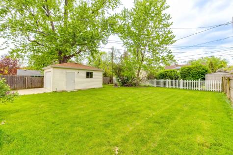 1027 St John Street Elgin IL 60120