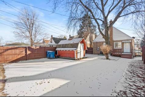 32 166TH Place Calumet City IL 60409