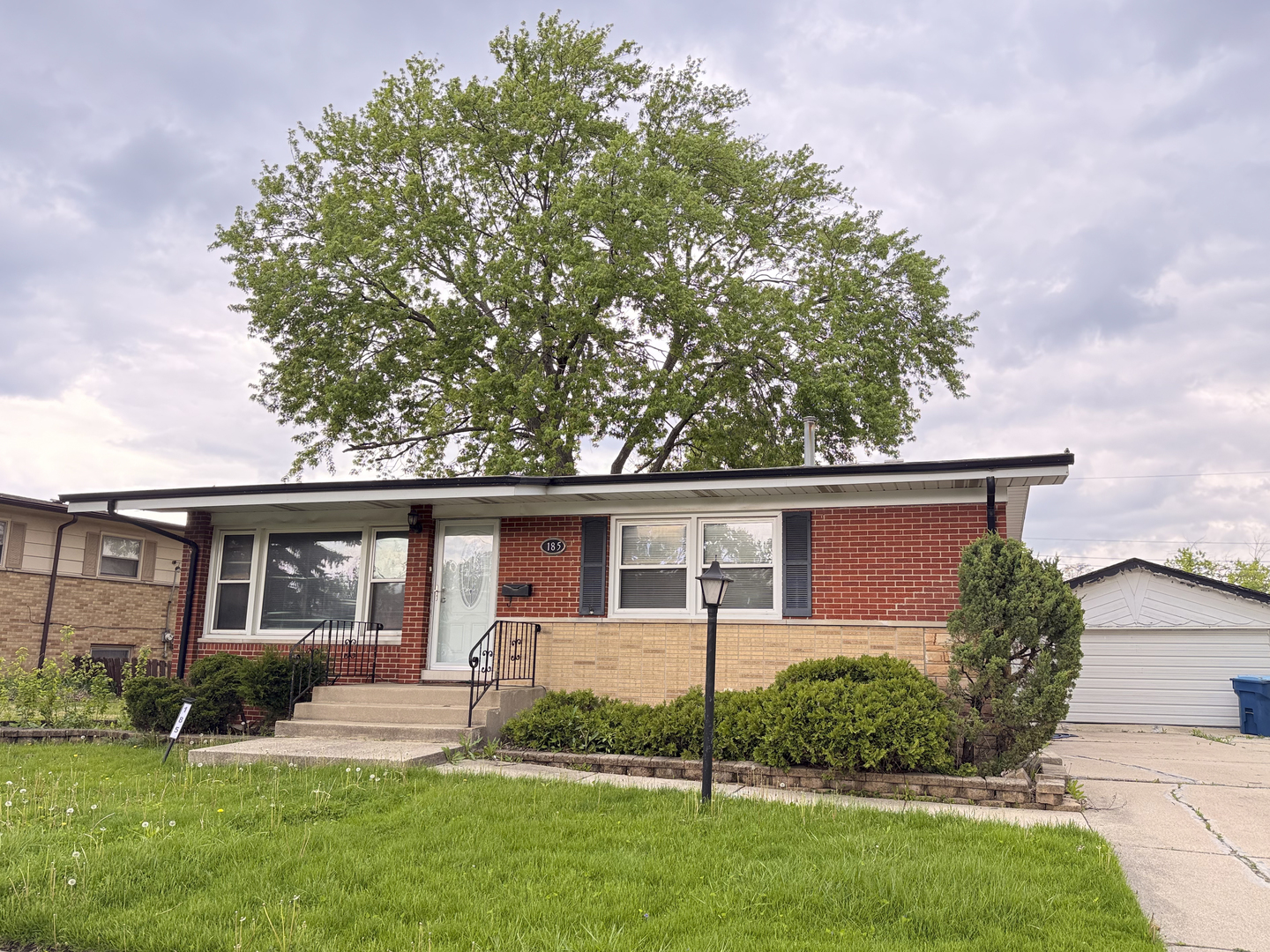 185 Pleasant Drive Chicago Heights IL 60411