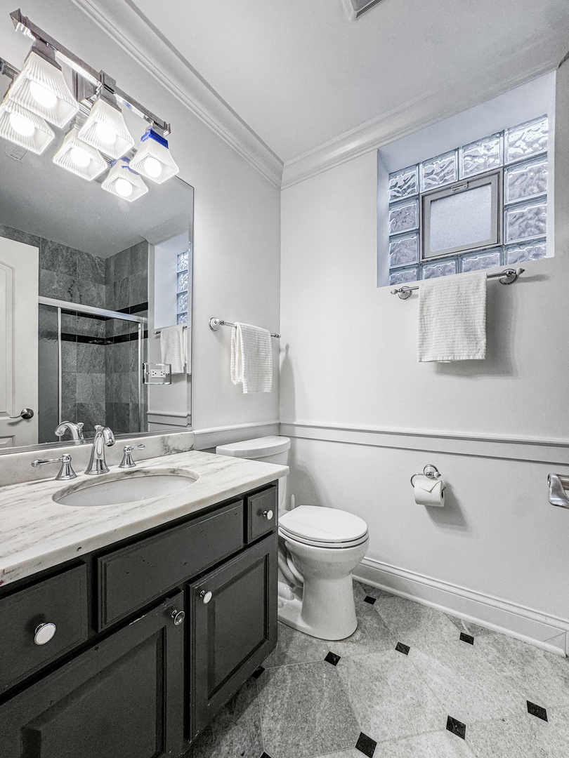 4219 North Winchester Avenue Chicago IL 60613