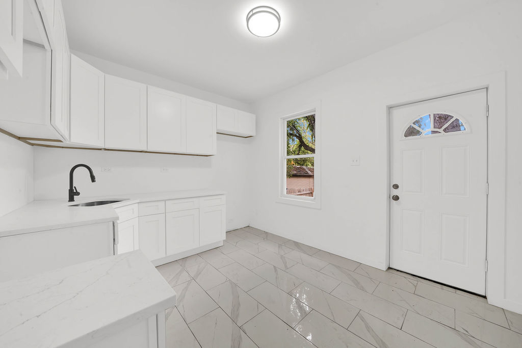 11921 South Wentworth Avenue Chicago IL 60628