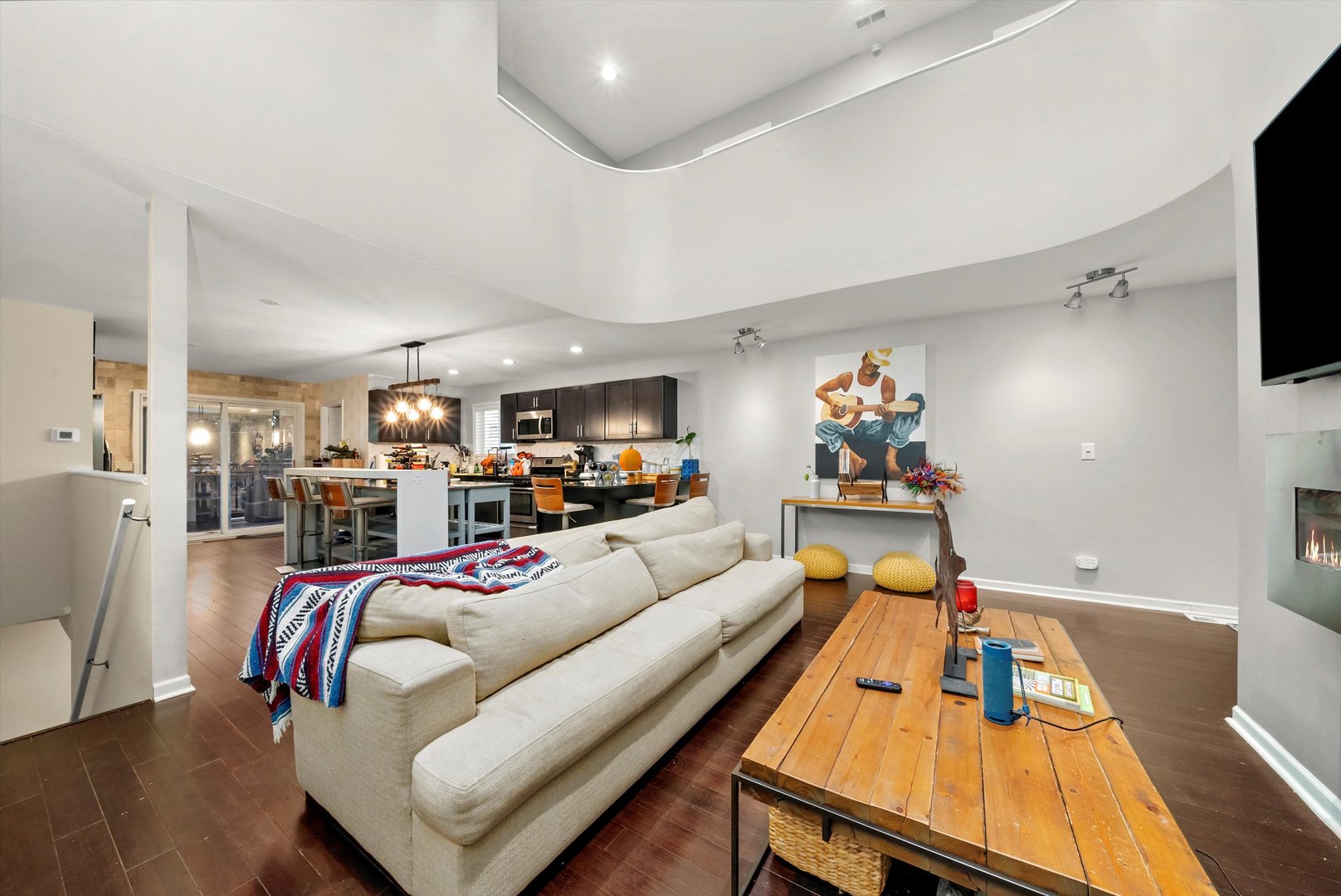 352 East 77th Street Chicago IL 60619