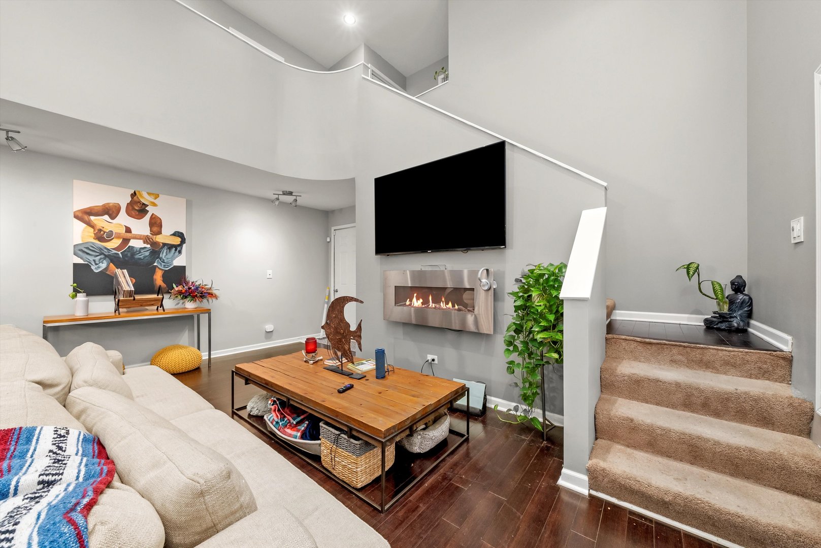 352 East 77th Street Chicago IL 60619