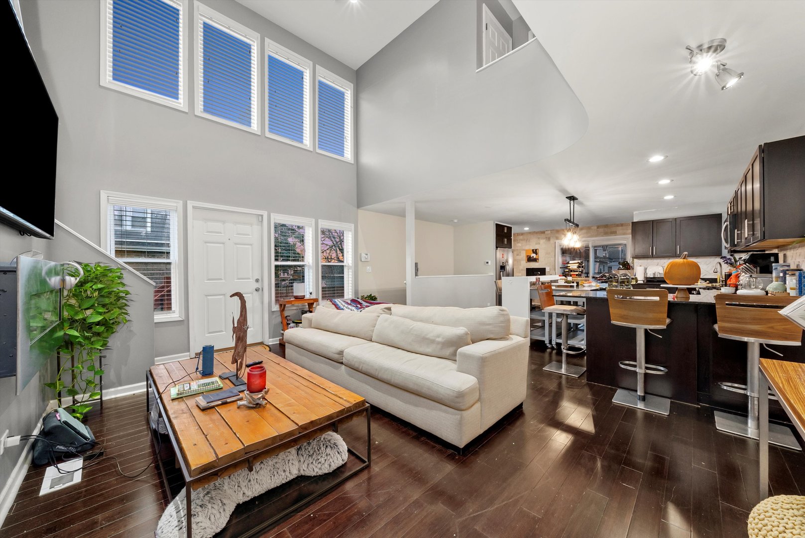 352 East 77th Street Chicago IL 60619