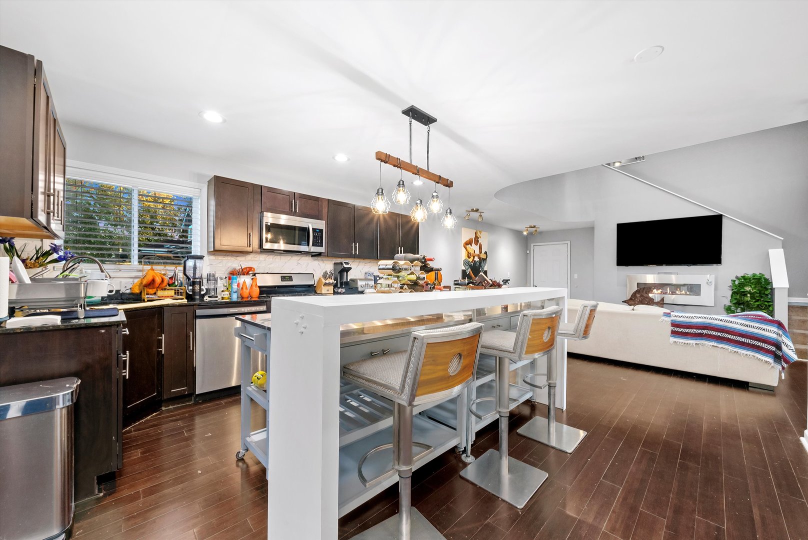 352 East 77th Street Chicago IL 60619