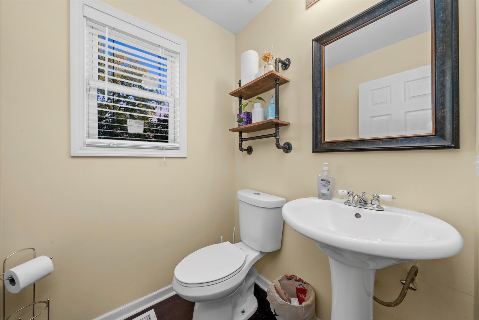 352 East 77th Street Chicago IL 60619