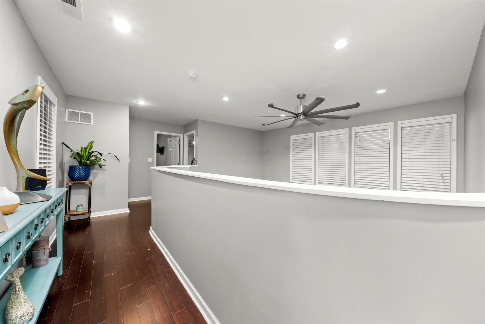 352 East 77th Street Chicago IL 60619