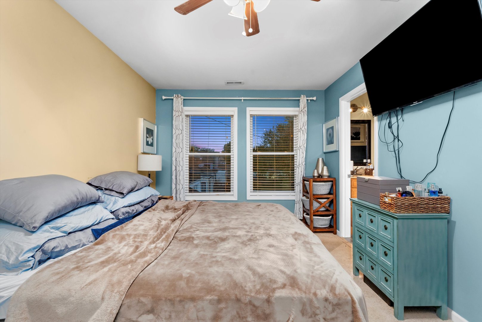 352 East 77th Street Chicago IL 60619