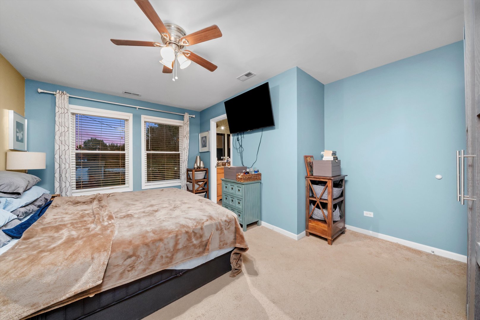 352 East 77th Street Chicago IL 60619