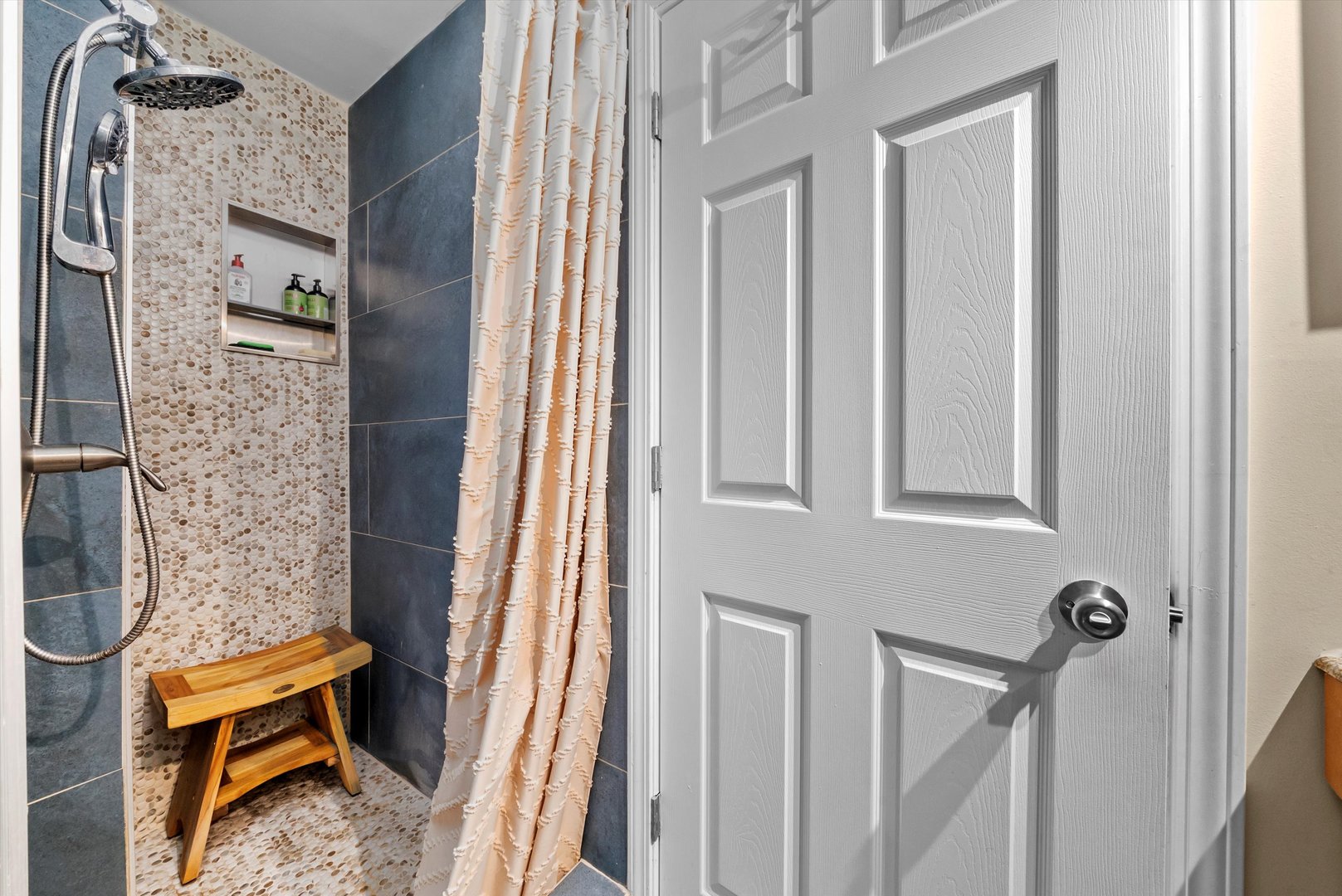 352 East 77th Street Chicago IL 60619