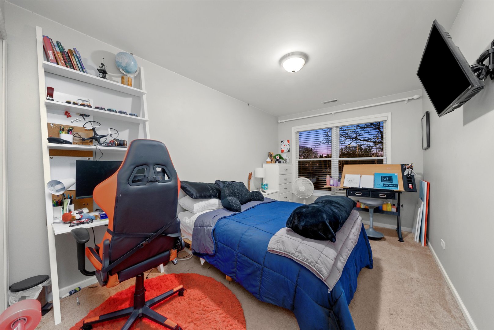 352 East 77th Street Chicago IL 60619