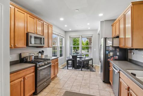 916 Kings Canyon Drive Streamwood IL 60107