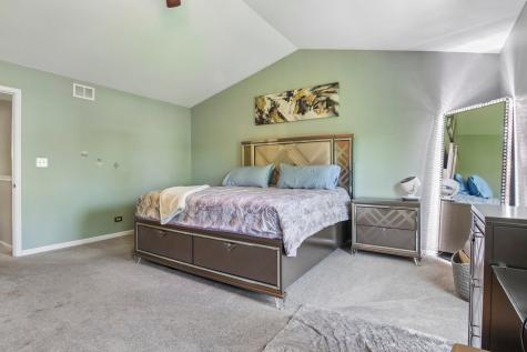 916 Kings Canyon Drive Streamwood IL 60107