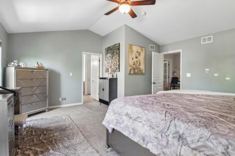 916 Kings Canyon Drive Streamwood IL 60107