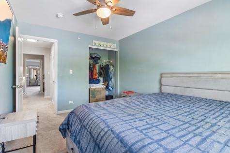 916 Kings Canyon Drive Streamwood IL 60107
