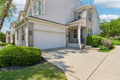 916 Kings Canyon Drive Streamwood IL 60107