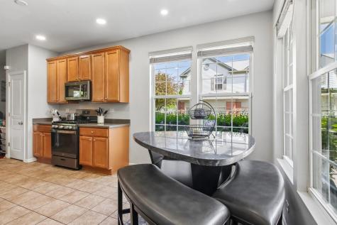 916 Kings Canyon Drive Streamwood IL 60107