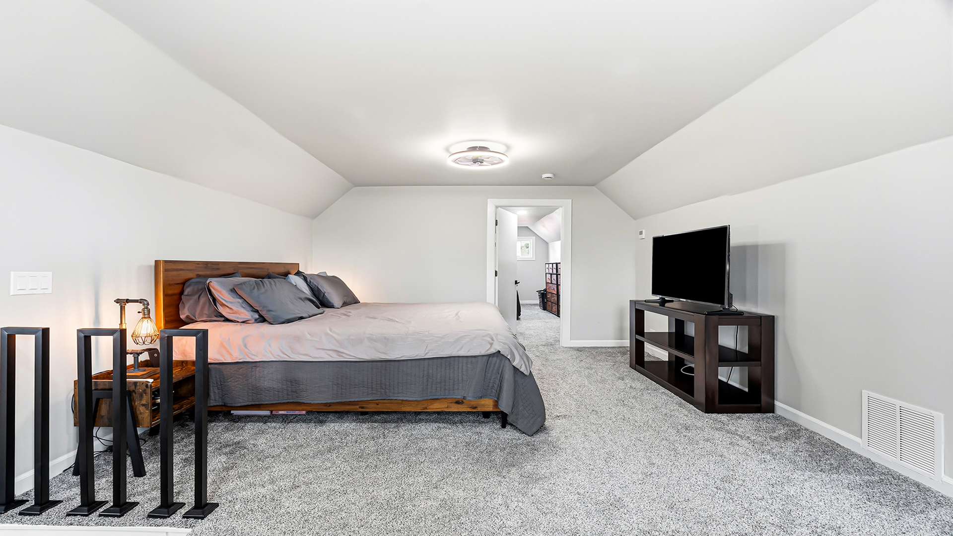 4127 North Richmond Street Chicago IL 60618