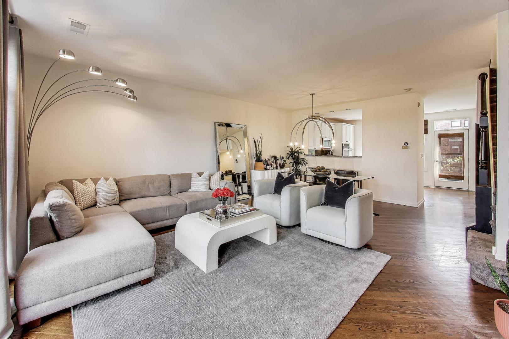 1009 North Riverwalk Street Chicago IL 60610