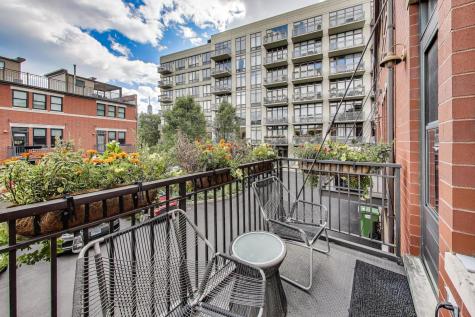 1009 North Riverwalk Street Chicago IL 60610