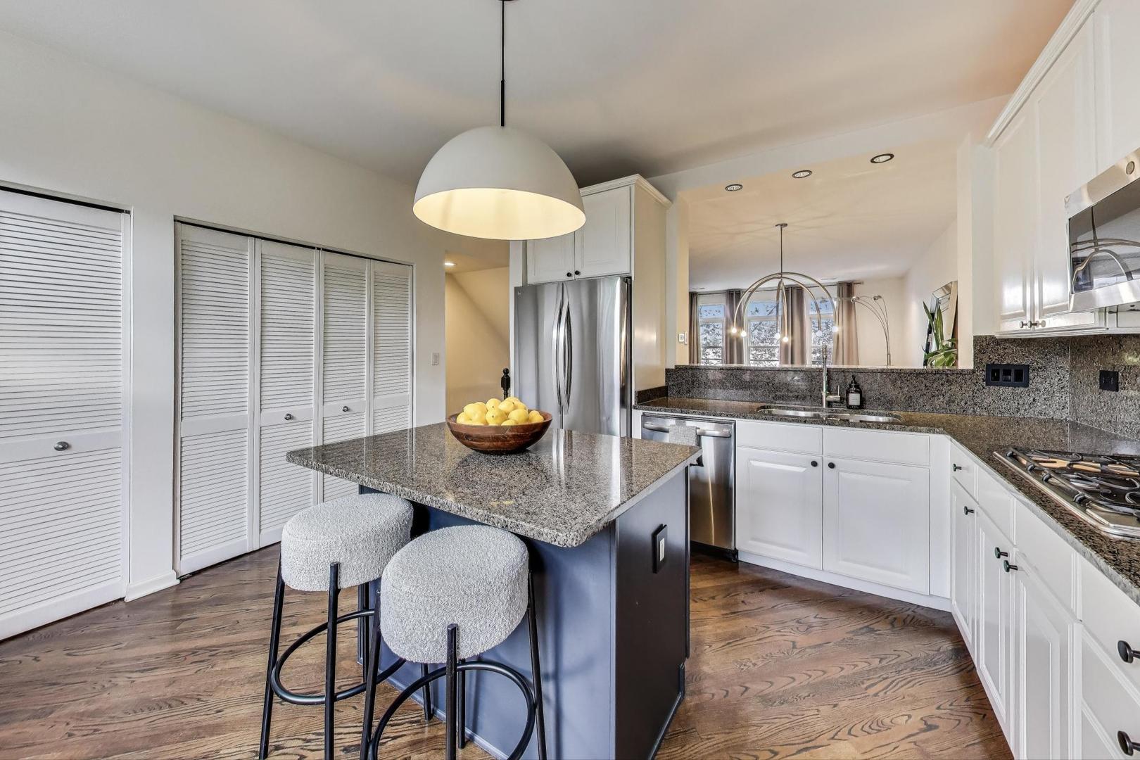 1009 North Riverwalk Street Chicago IL 60610