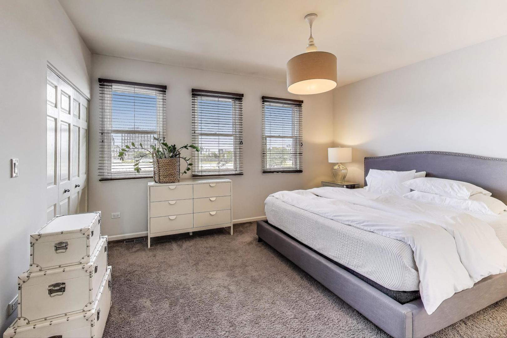 1009 North Riverwalk Street Chicago IL 60610