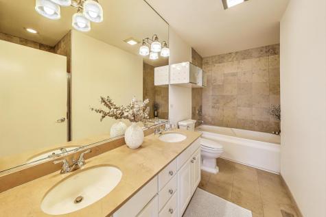 1009 North Riverwalk Street Chicago IL 60610