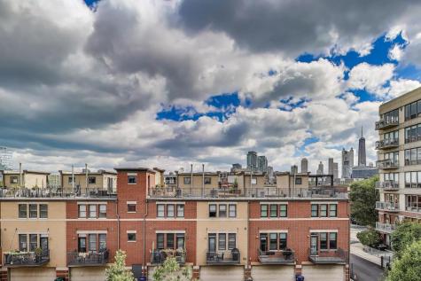 1009 North Riverwalk Street Chicago IL 60610