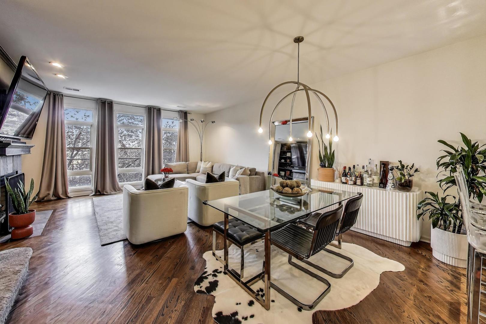 1009 North Riverwalk Street Chicago IL 60610