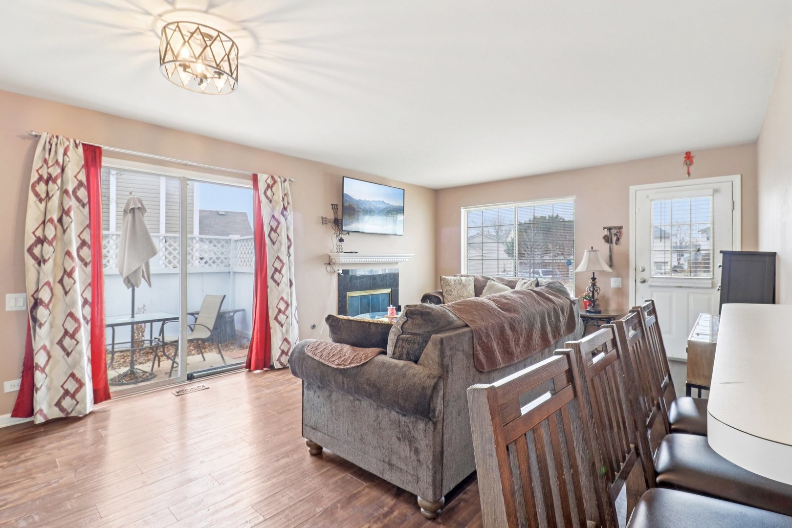 353 Gregory Street Aurora IL 60504