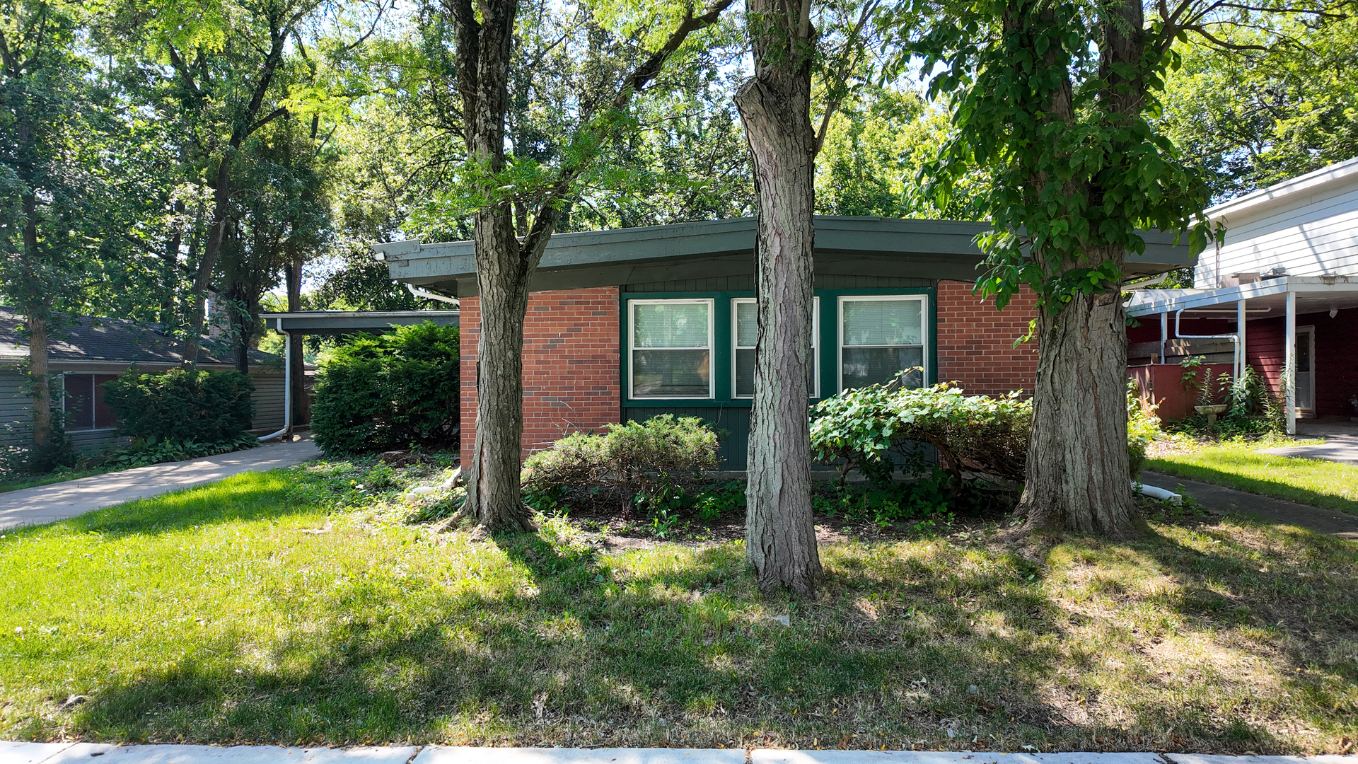 335 Oakwood Street Park Forest IL 60466