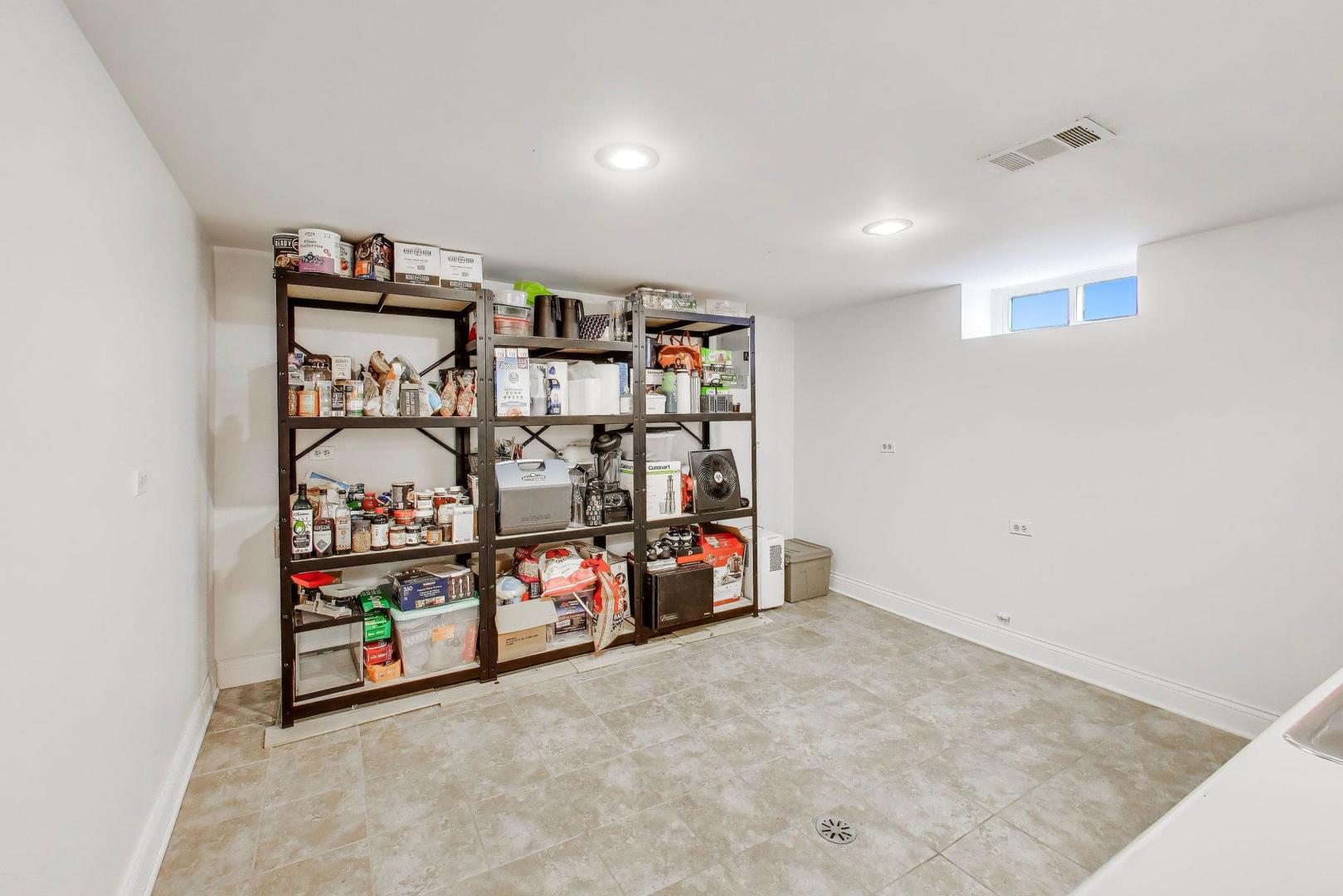 5414 North Neenah Avenue Chicago IL 60656