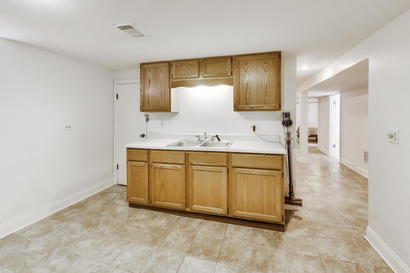 5414 North Neenah Avenue Chicago IL 60656
