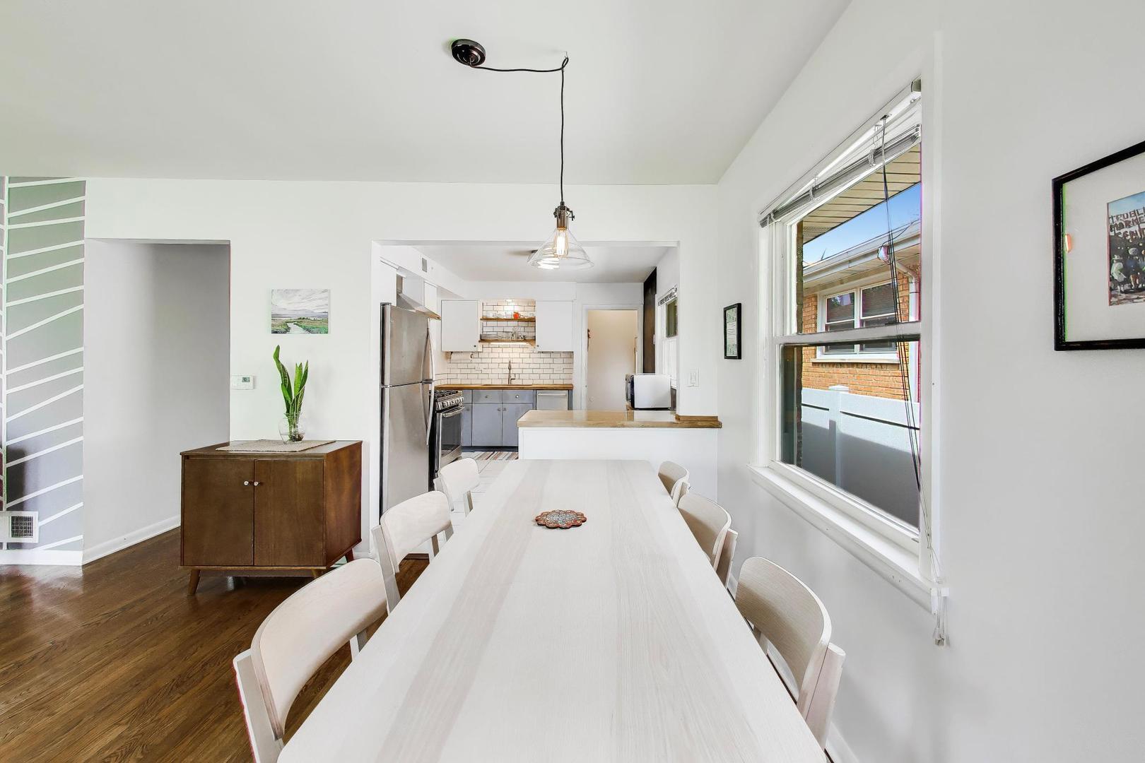 5414 North Neenah Avenue Chicago IL 60656