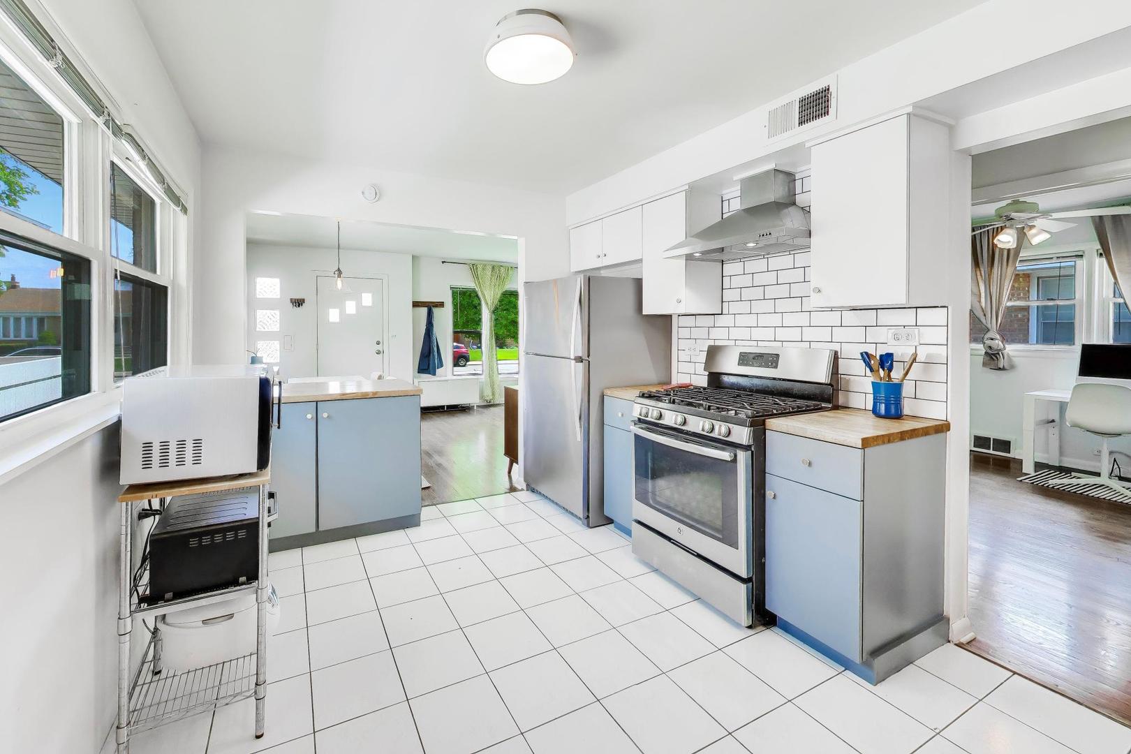 5414 North Neenah Avenue Chicago IL 60656