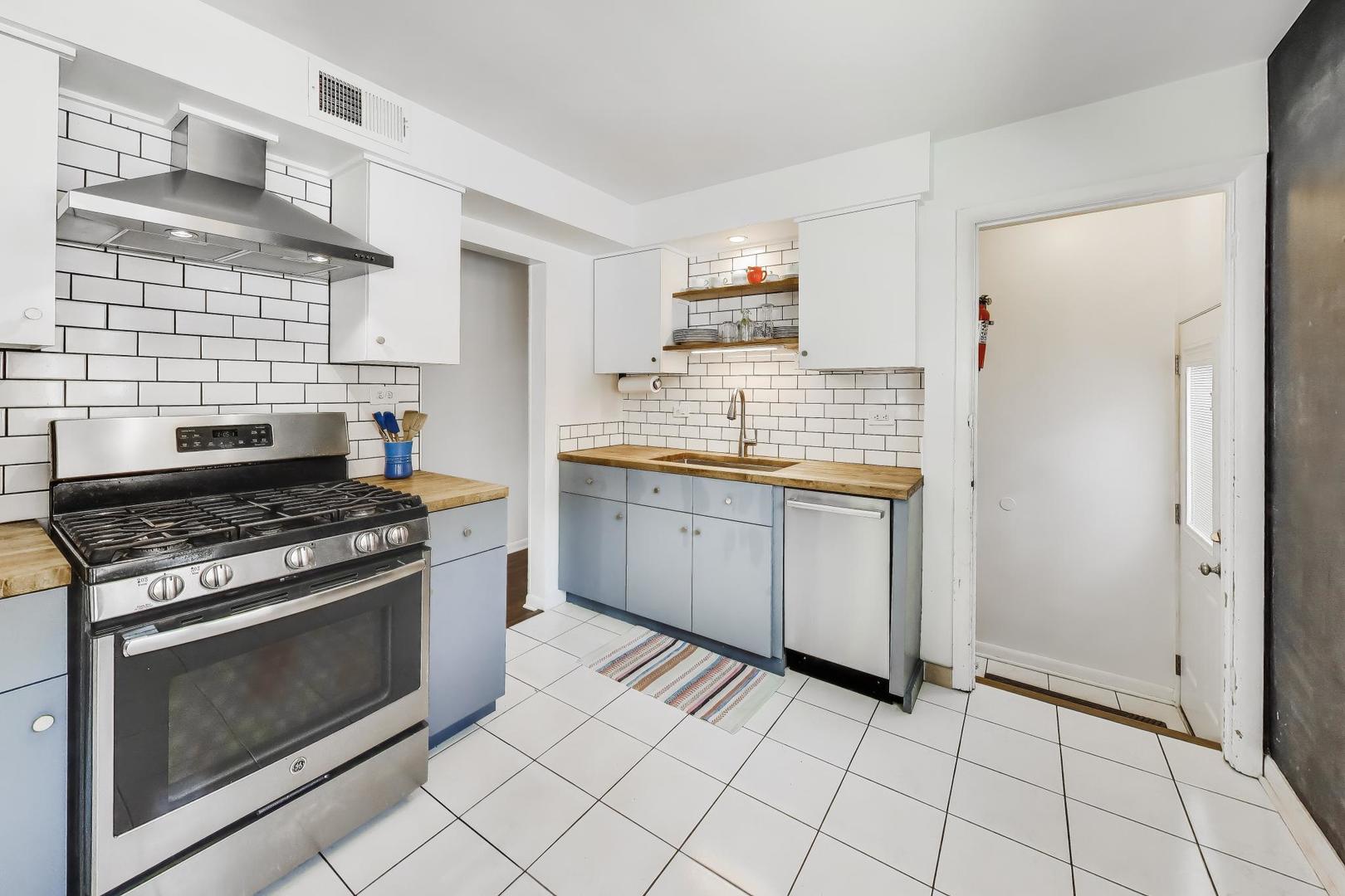 5414 North Neenah Avenue Chicago IL 60656